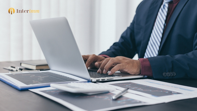 Quyền tùy nghi (Discretion) của USCIS là gì? Ảnh hưởng đến hồ sơ EB-5 Uscis-siet-quyen-tuy-nghi-discretion-2025-eb5