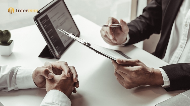 Quyền tùy nghi (Discretion) của USCIS là gì? Ảnh hưởng đến hồ sơ EB-5 Uscis-siet-quyen-tuy-nghi-discretion-2025-eb5