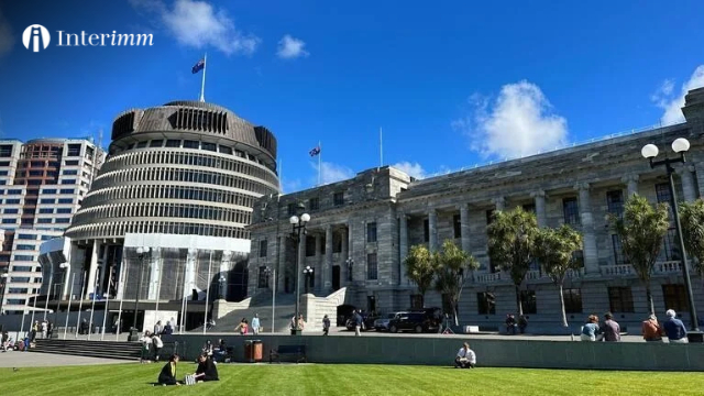 New Zealand First đề xuất bãi bỏ visa AEWV, siết mạnh quy định tuyển dụng Tòa nhà Quốc hội New Zealand